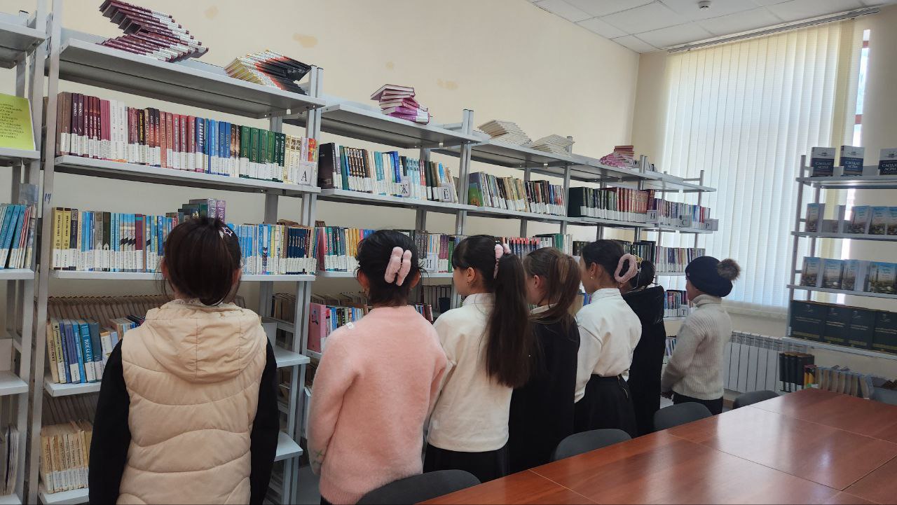 "Qiziqarli kutubxonada"