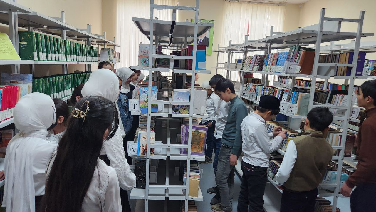 142-maktab o'quvchilari bilan