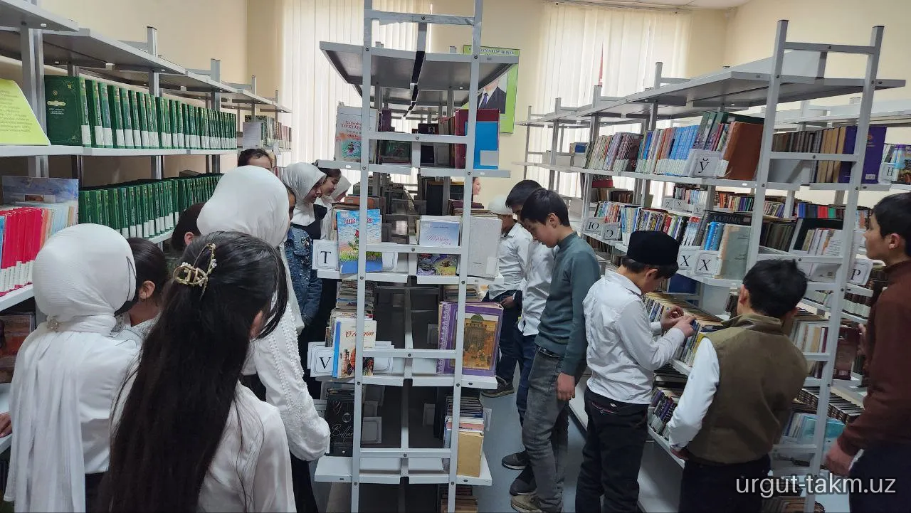 142-maktab o'quvchilari bilan