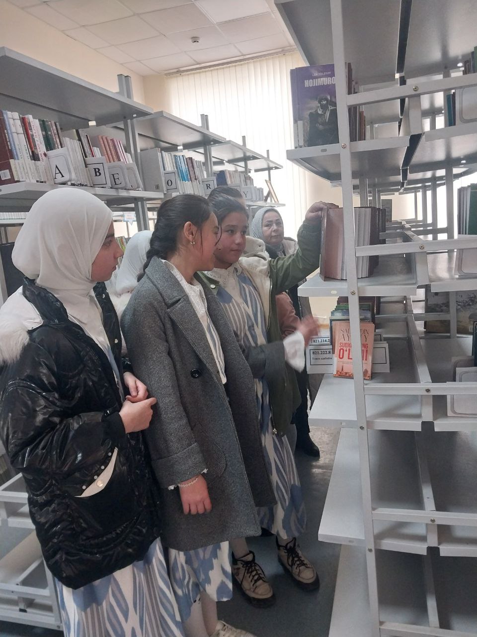 "Qiziqarli kutubxonada" 123-maktab