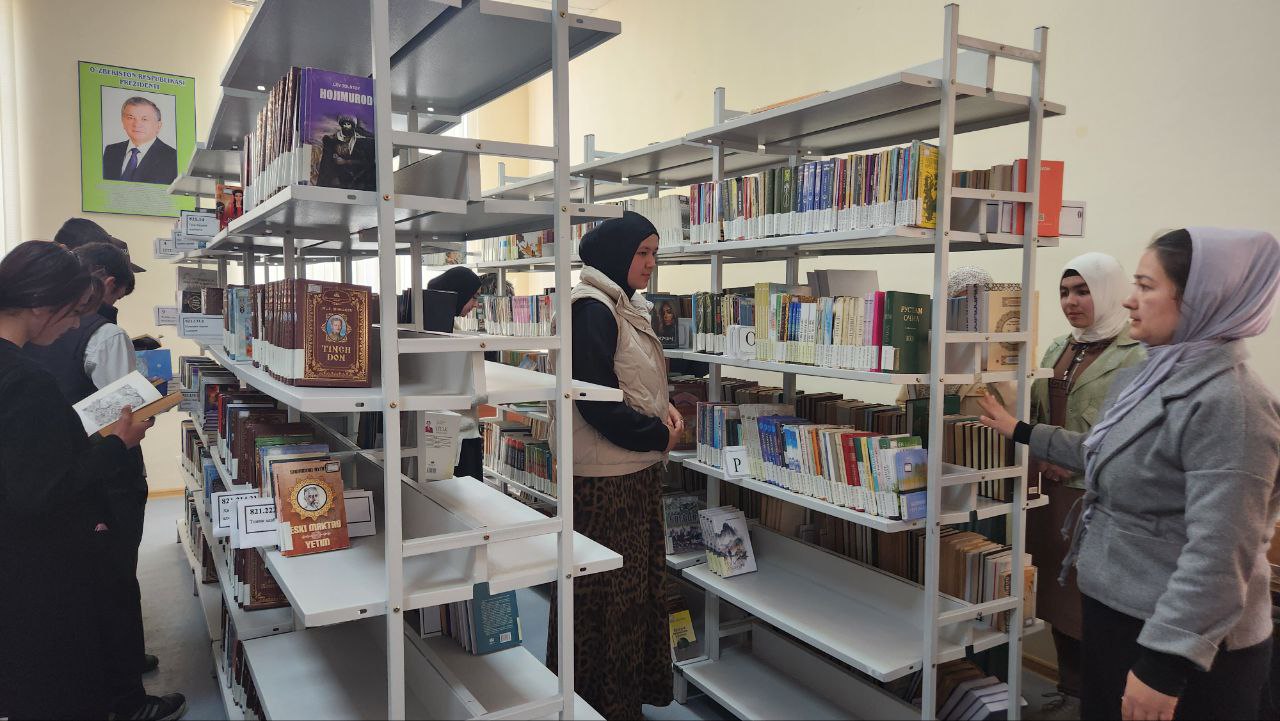 4-son kasb-hunar maktabi "Qiziqarli kutubxonada"