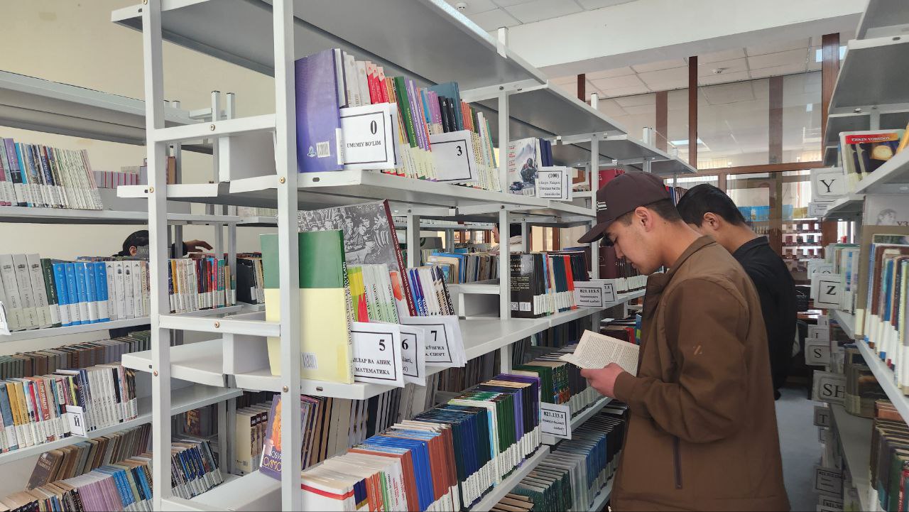 4-son kasb-hunar maktabi "Qiziqarli kutubxonada"