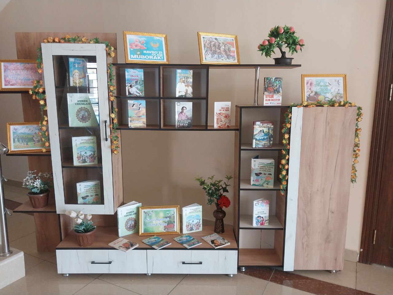 21-mart kitob ko'rgazma