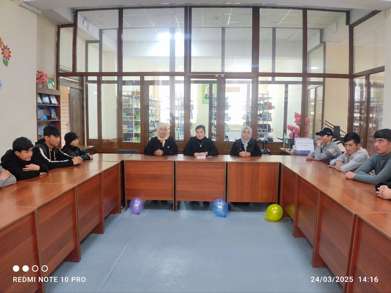 "Inson huquqlari - oliy qadriyat" mavzusida davra suhbati o'tkazildi.