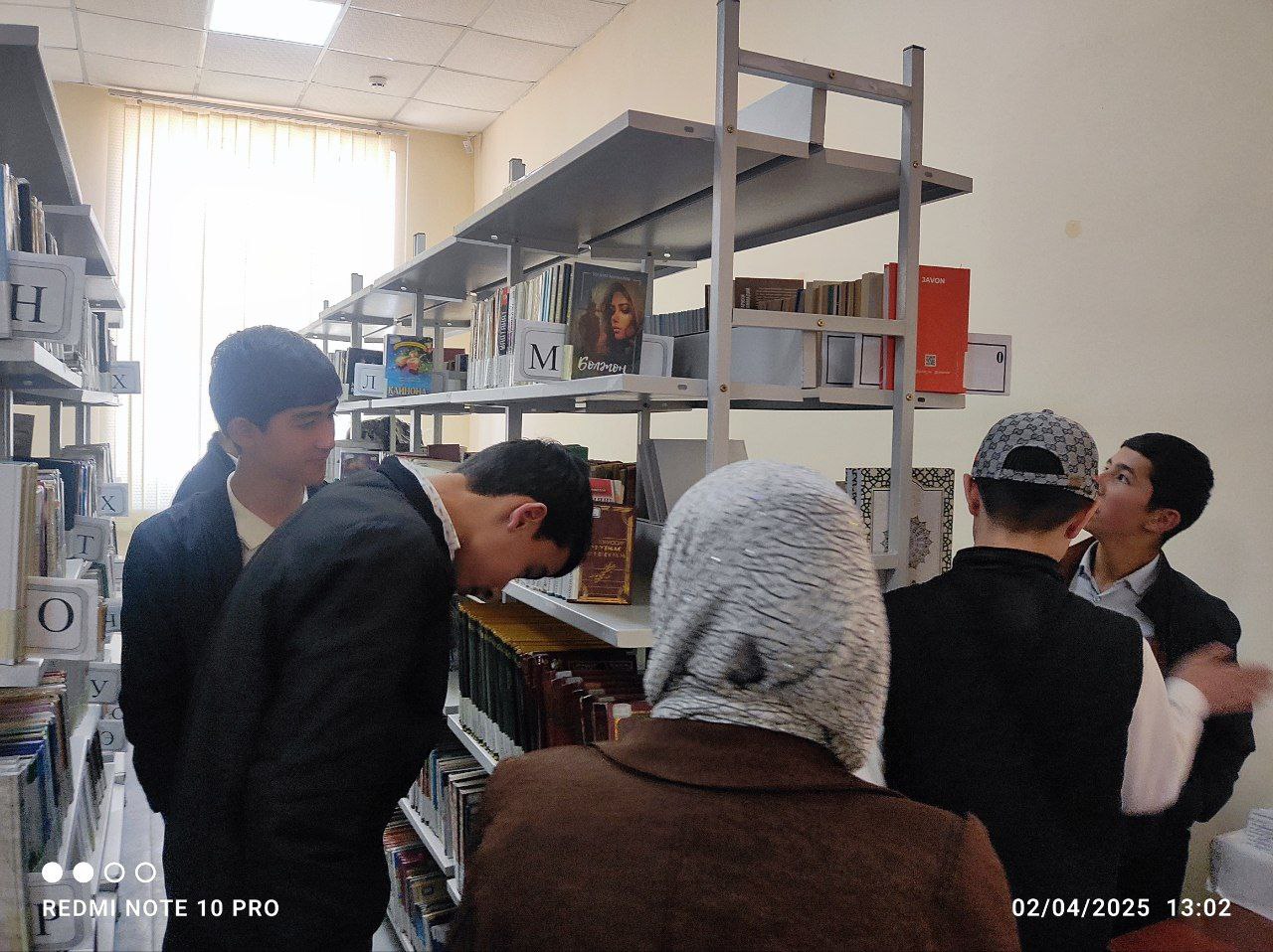 142-maktab - "Qiziqarli kutubxonada"