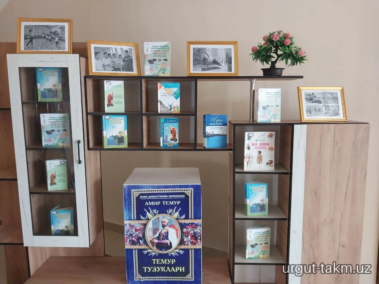 "Biz sog'lom turmush tarziga amal qilamiz" nomli kitob rasmli ko'rgazma
