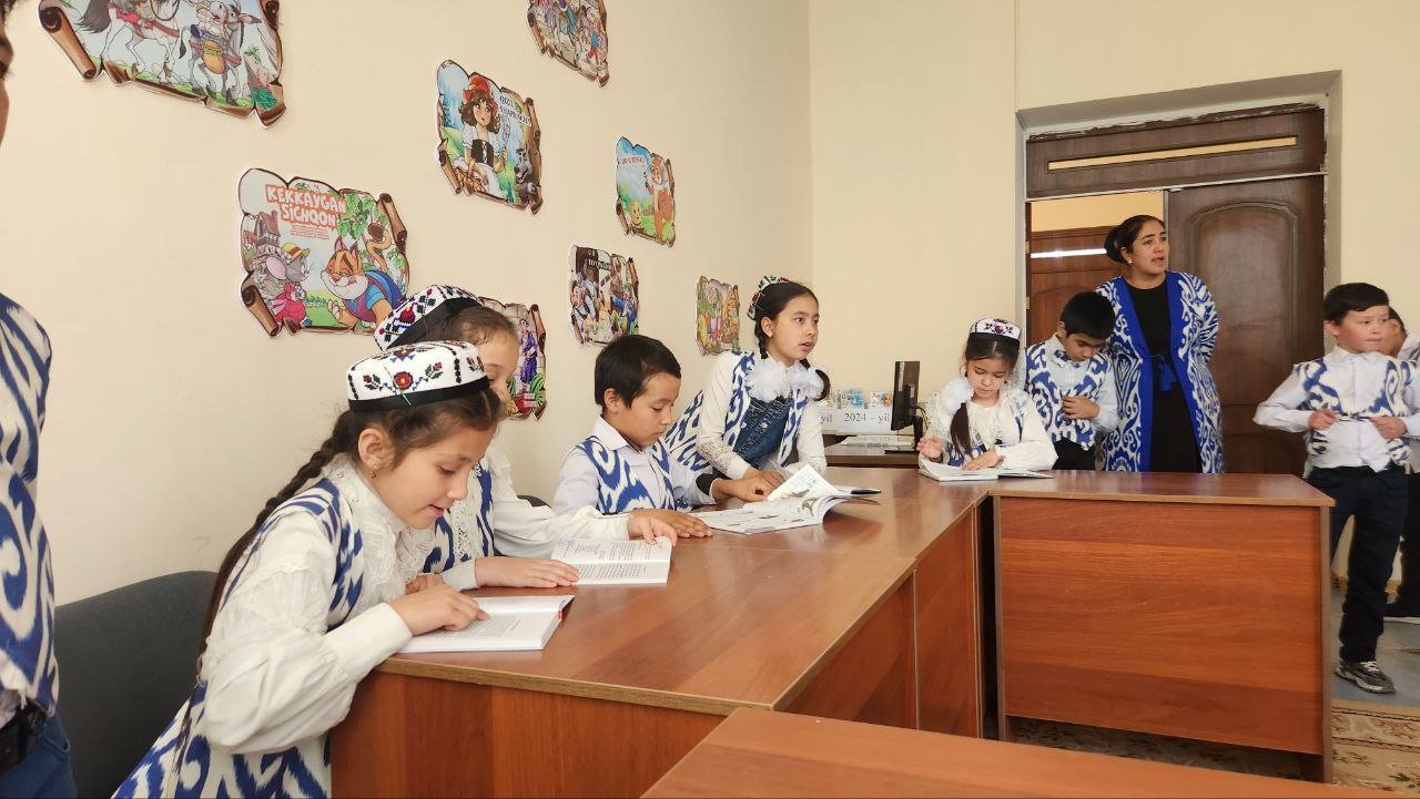 54-maktab - Kutubxonada ekskursiya
