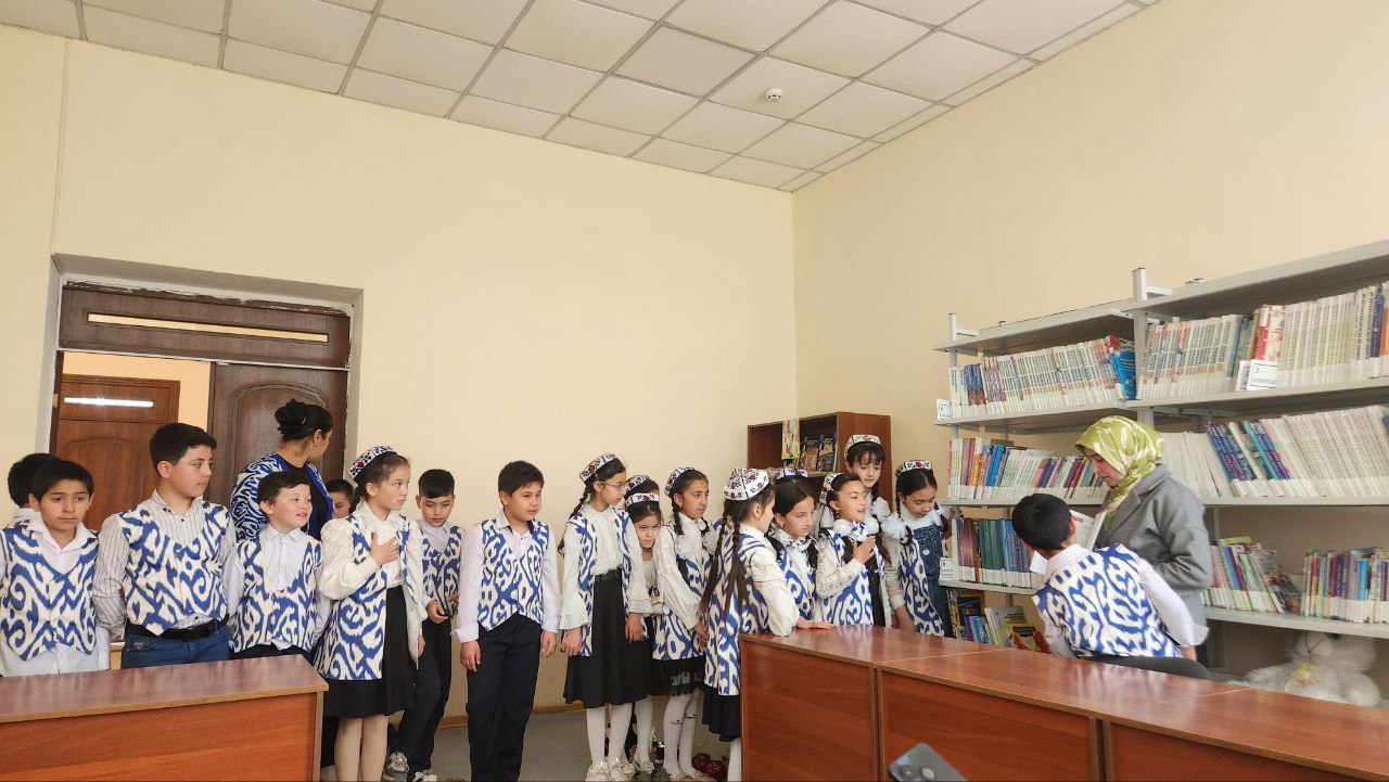 54-maktab - Kutubxonada ekskursiya