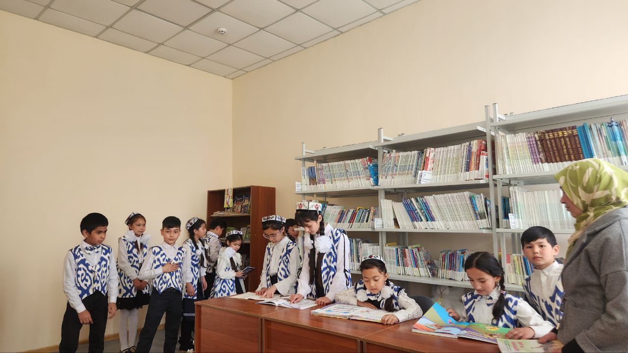 54-maktab - Kutubxonada ekskursiya