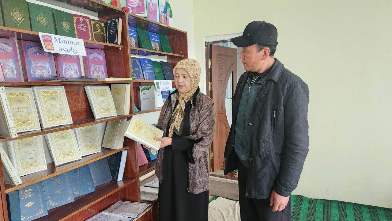 Urgut tuman axborot kutubxona markazi xodimlari 56-maktabda