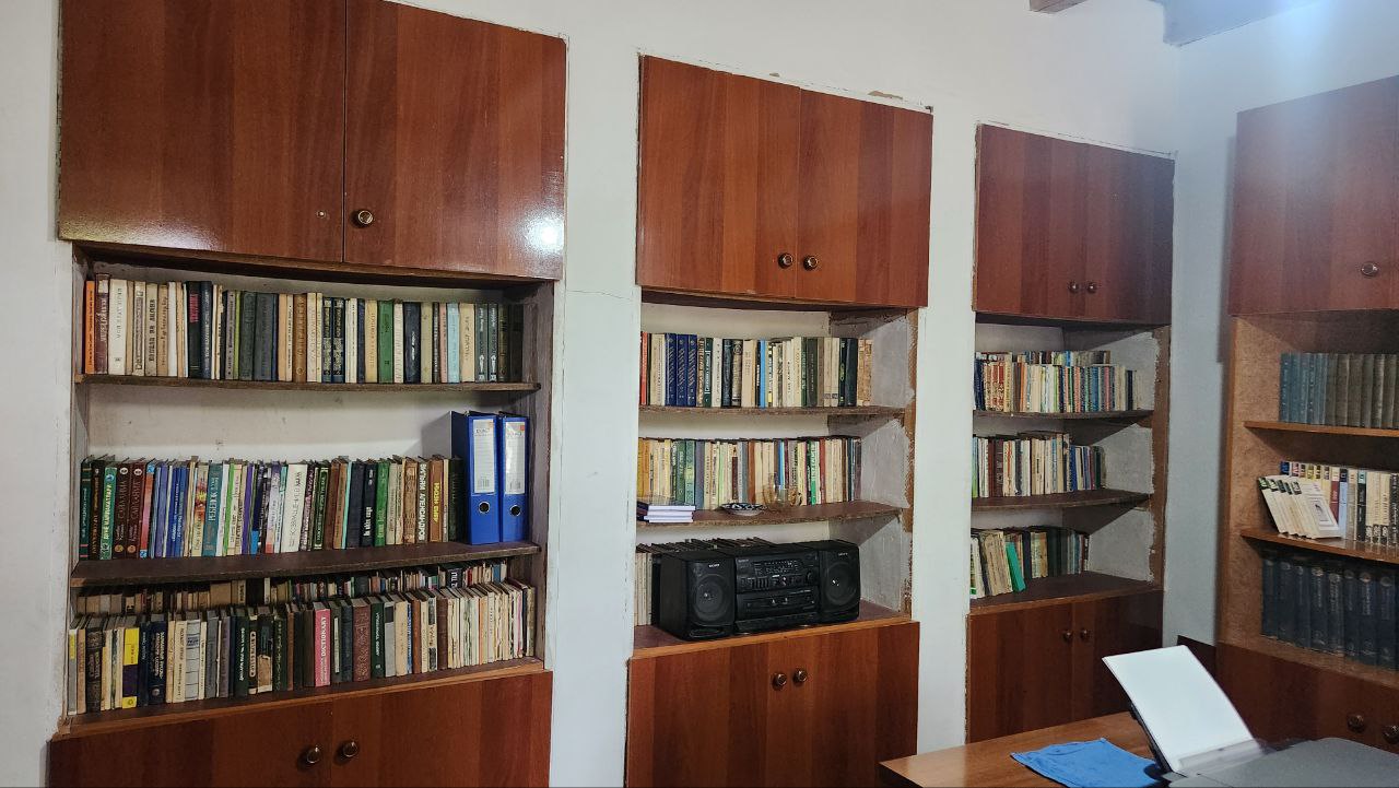 "Mergancha" mahallasida shaxsiy kutubxona