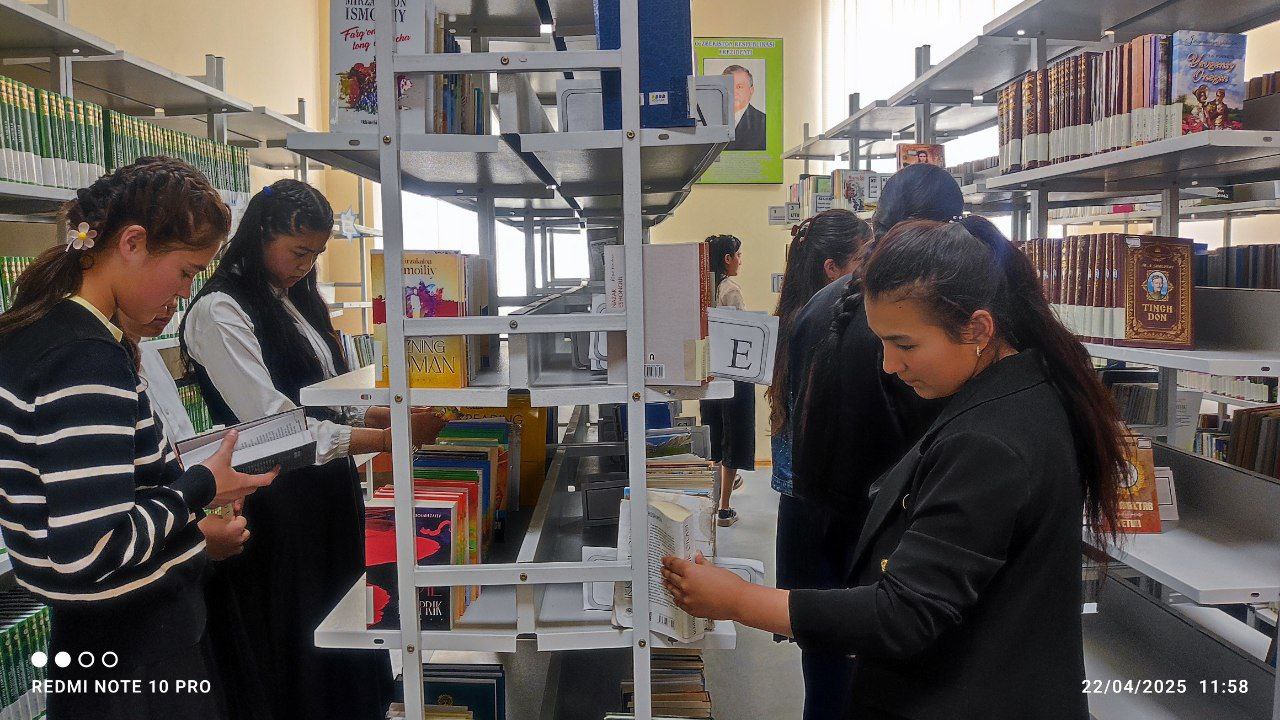 Kutubxonada ekskursiya - 12-maktab o'quvchilar