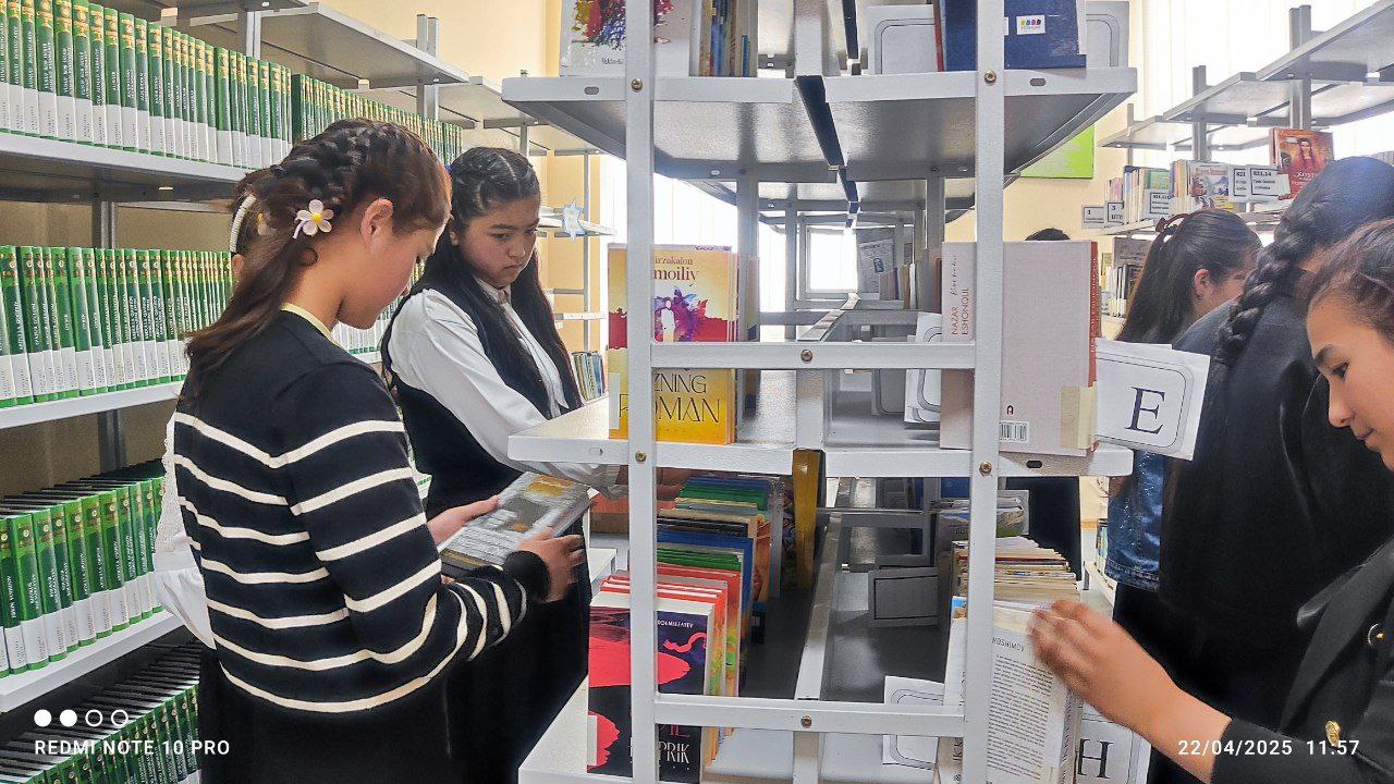 Kutubxonada ekskursiya - 12-maktab o'quvchilar