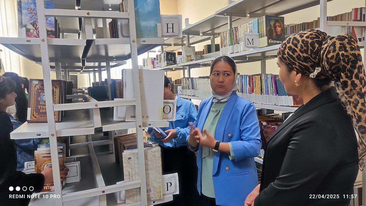 Kutubxonada ekskursiya - 12-maktab o'quvchilar