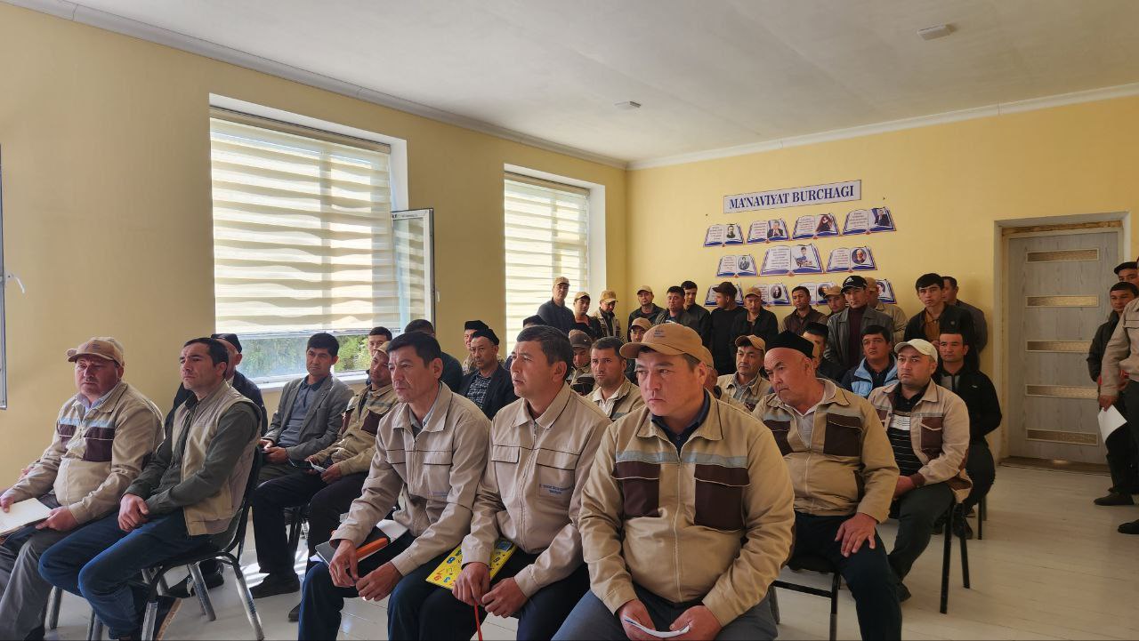 "Kitobxonlik haftaligi" doirasida davra suhbati - Elektr tarmoqlari korxonasi xodimlari bilan