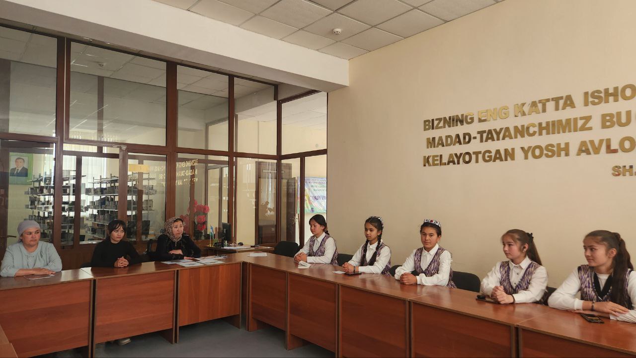 "Yosh kitobxonlar klubi" a'zolari 122-maktab