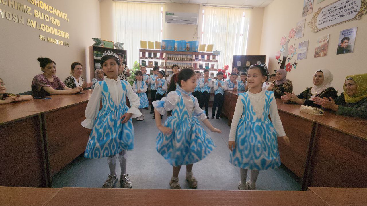 "Bolalarga bering dunyoni" shiori ostida - 54-maktab