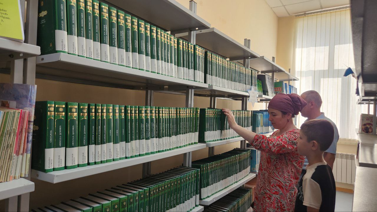 "Davlat xizmatchisi oilasi bilan kutubxonada bir kun" - Beshkapa 2-MFY ijtimoiy xodimi