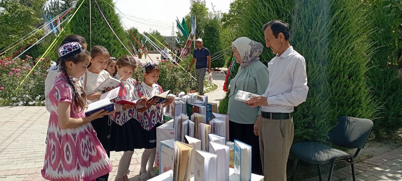 Yoshlar festivalida ko'chma kutubxona tashkil etildi