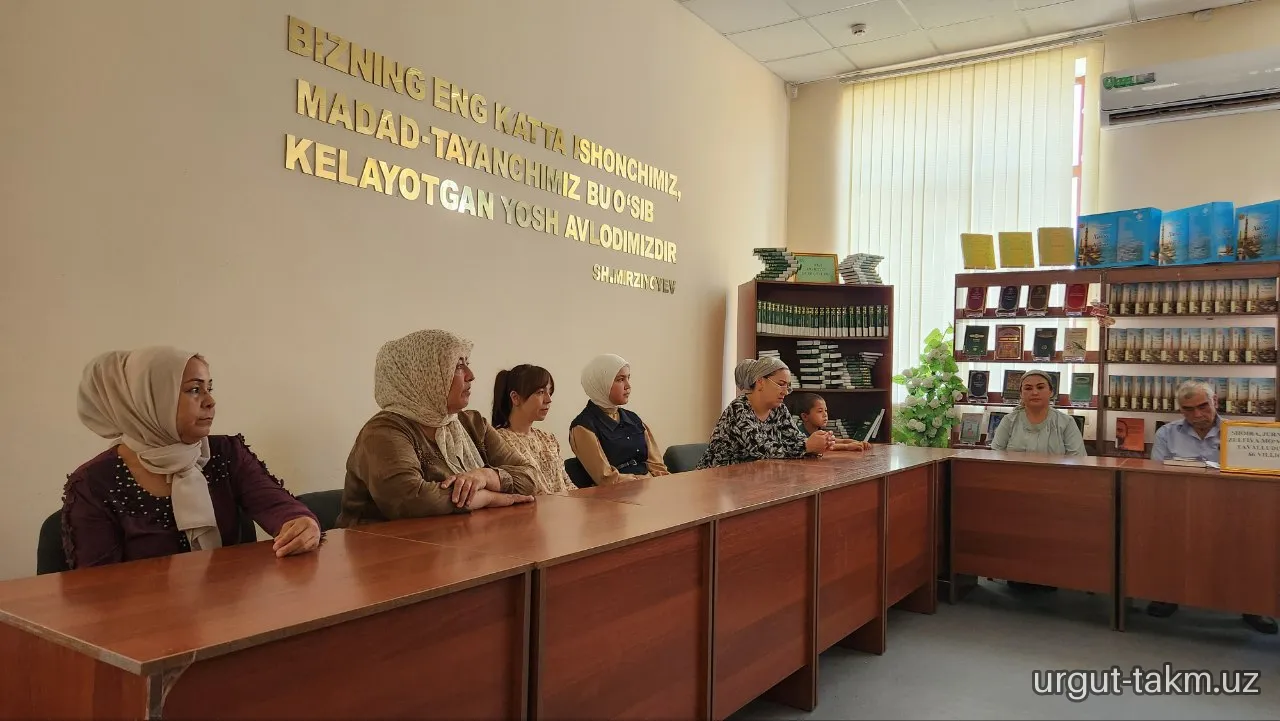 Urgut tuman axborot-kutubxona markazida Zulfiya Mo‘minovaning tavallud kuni nishonlandi