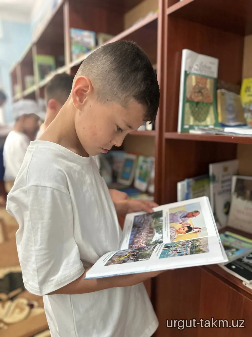 ”Kitob va men” mavzusida davra suhbati tashkil qilindi