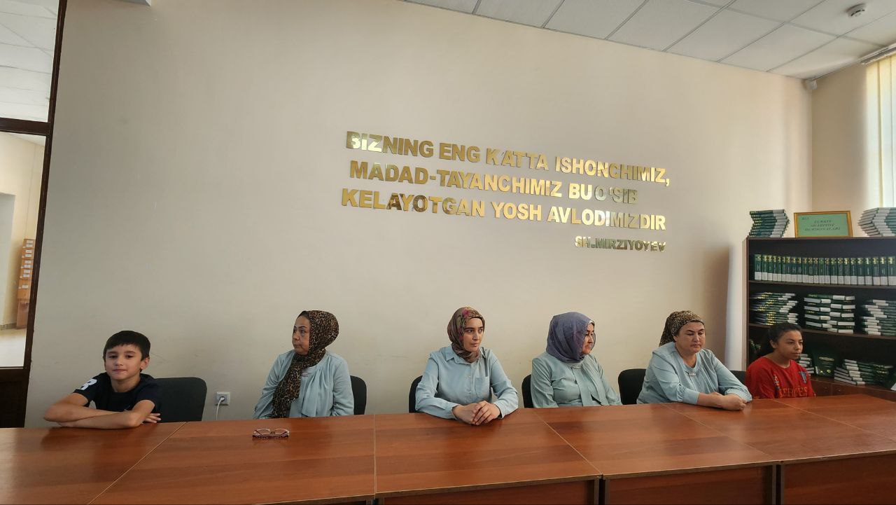 Axborot-kutubxona markazida kitobsevarlar klubi a’zolari o‘rtasida taniqli yozuvchi Maqsud Qoriyevning “Spitamen” romaniga bag‘ishlangan kitob targ‘iboti bo‘lib o‘tdi.