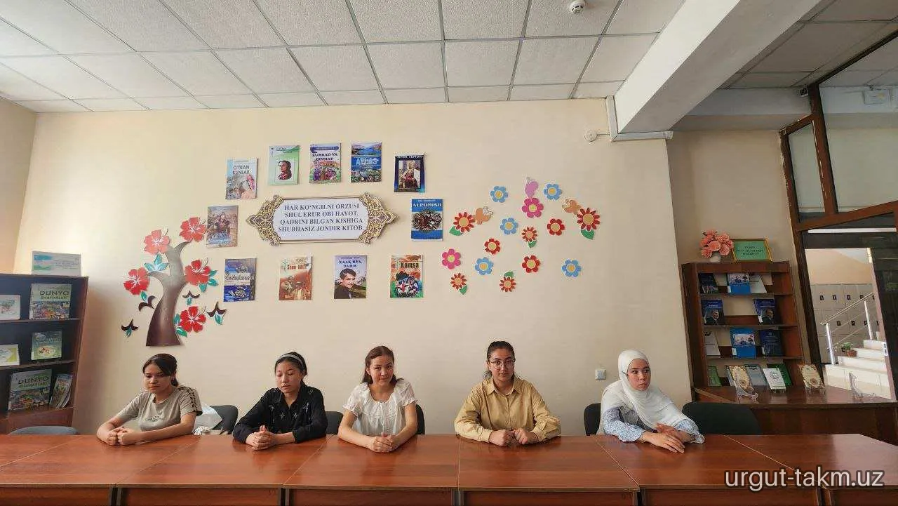 “Bulbuldayinkim faryod etarman” deb nomlangan davra suhbati tashkil etildi.