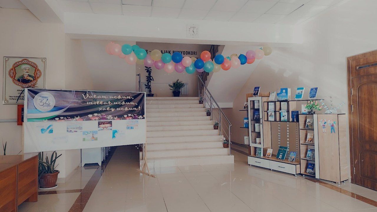 Kitob ko'rgazmasi - Mustaqillik bayrami