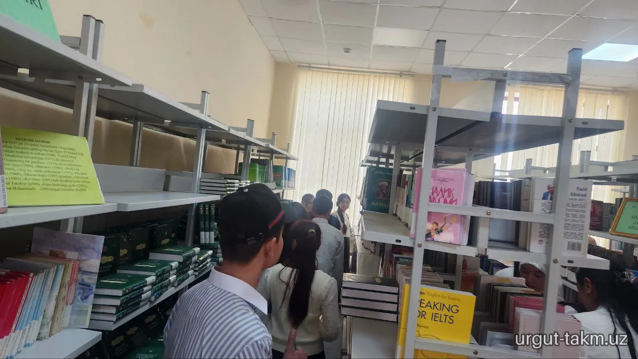 Kutubxona bo'ylab ekskursiya - 4-maktab