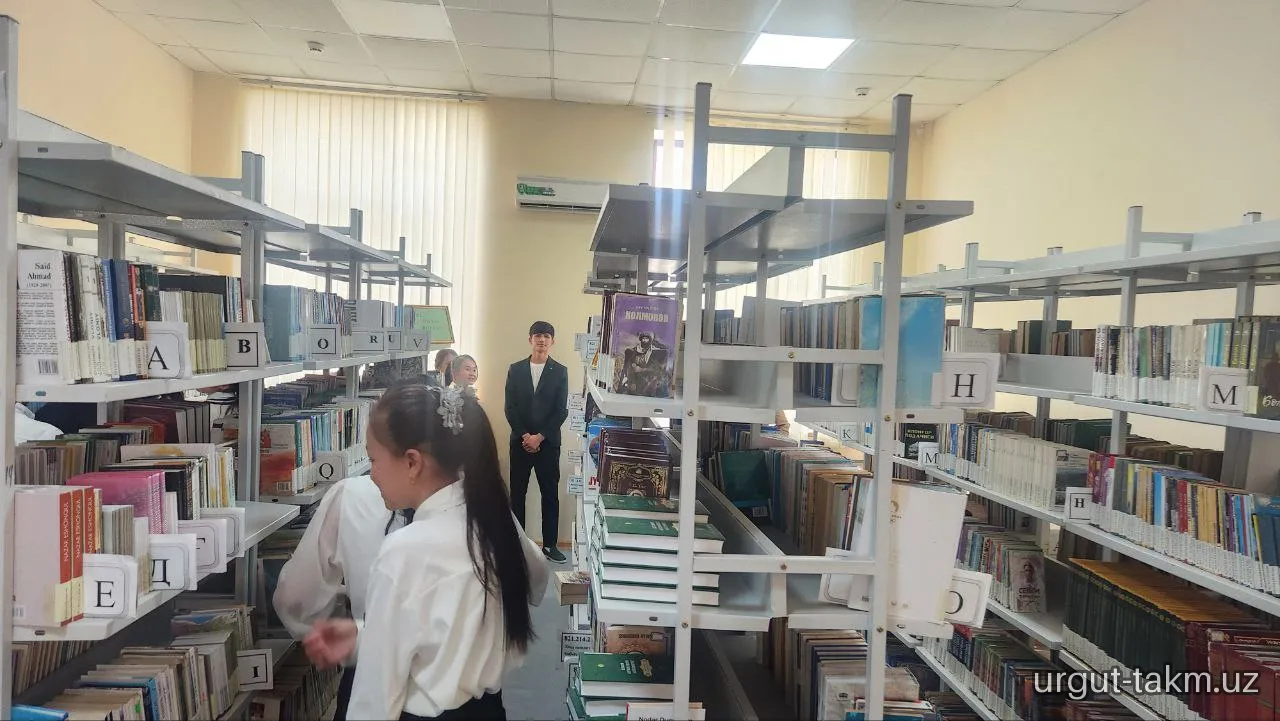 Kutubxona bo'ylab ekskursiya - 4-maktab