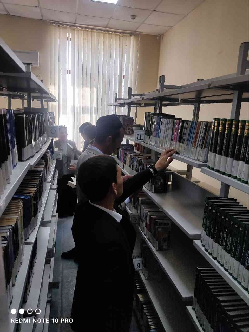 Kitobxonlik haftaligi -1-son texnikumi va tibbiyot texnikumi  uchun kutubxona bo‘ylab sayohat uyushtirildi