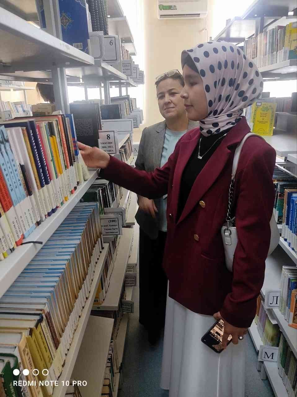 Kitobxonlik haftaligi -1-son texnikumi va tibbiyot texnikumi  uchun kutubxona bo‘ylab sayohat uyushtirildi
