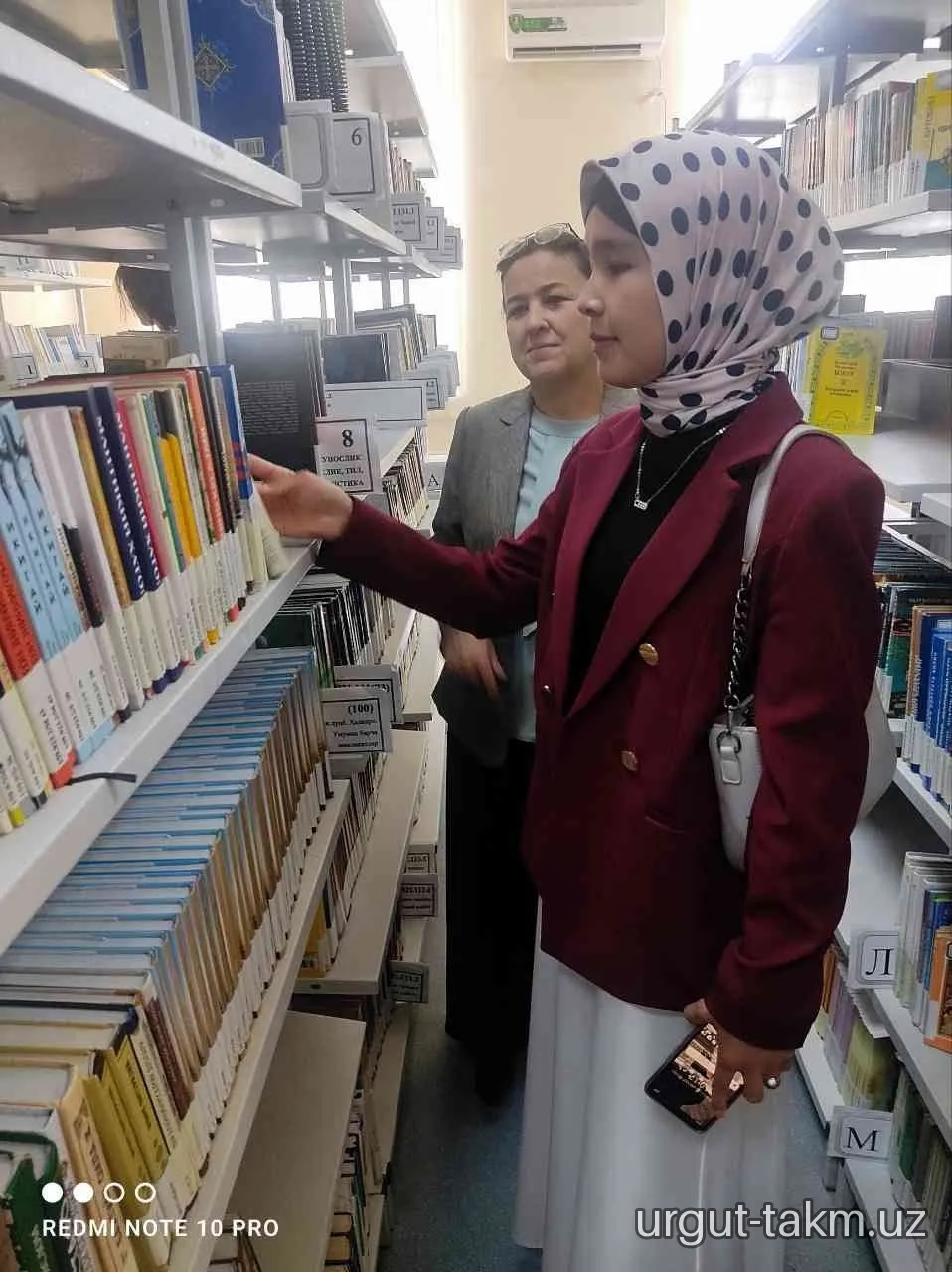 Kitobxonlik haftaligi -1-son texnikumi va tibbiyot texnikumi  uchun kutubxona bo‘ylab sayohat uyushtirildi