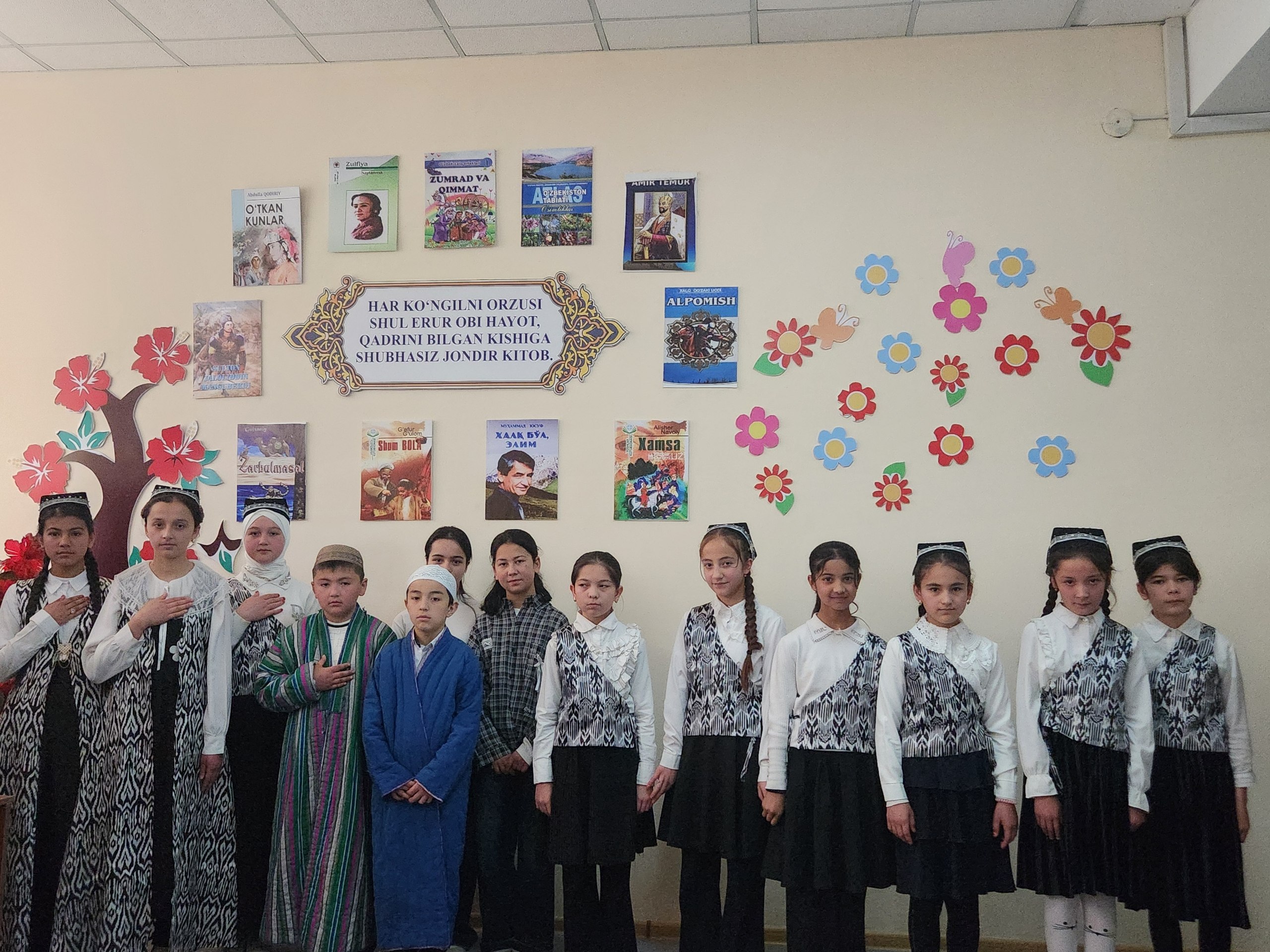 “Ayniy – ma’rifatparvar” nomli adabiy-badiiy kecha yuqori saviyada tashkil etildi