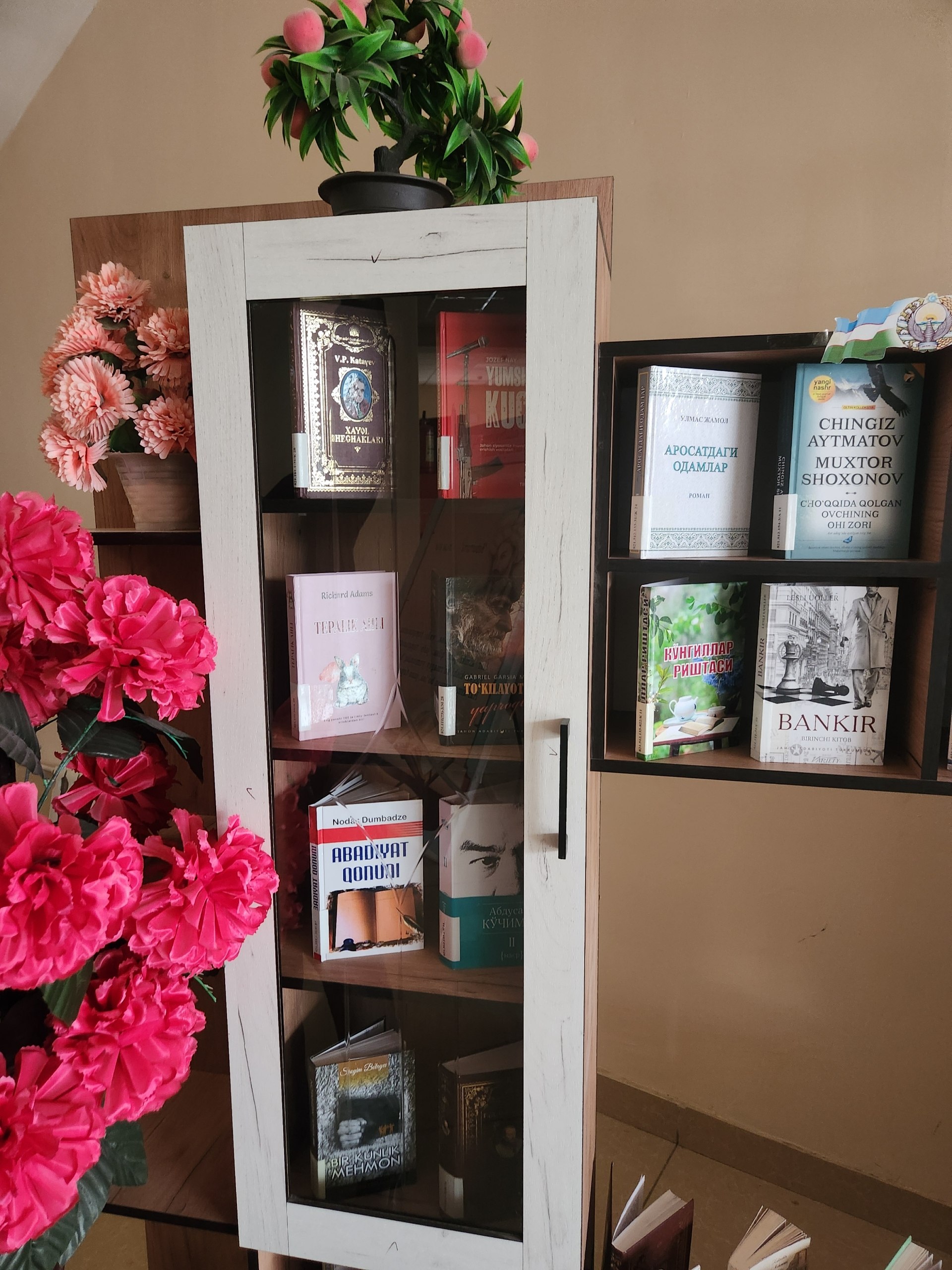 "Barcha kitoblar siz uchun" deb nomlangan kitob ko‘rgazmasi tashkil etildi