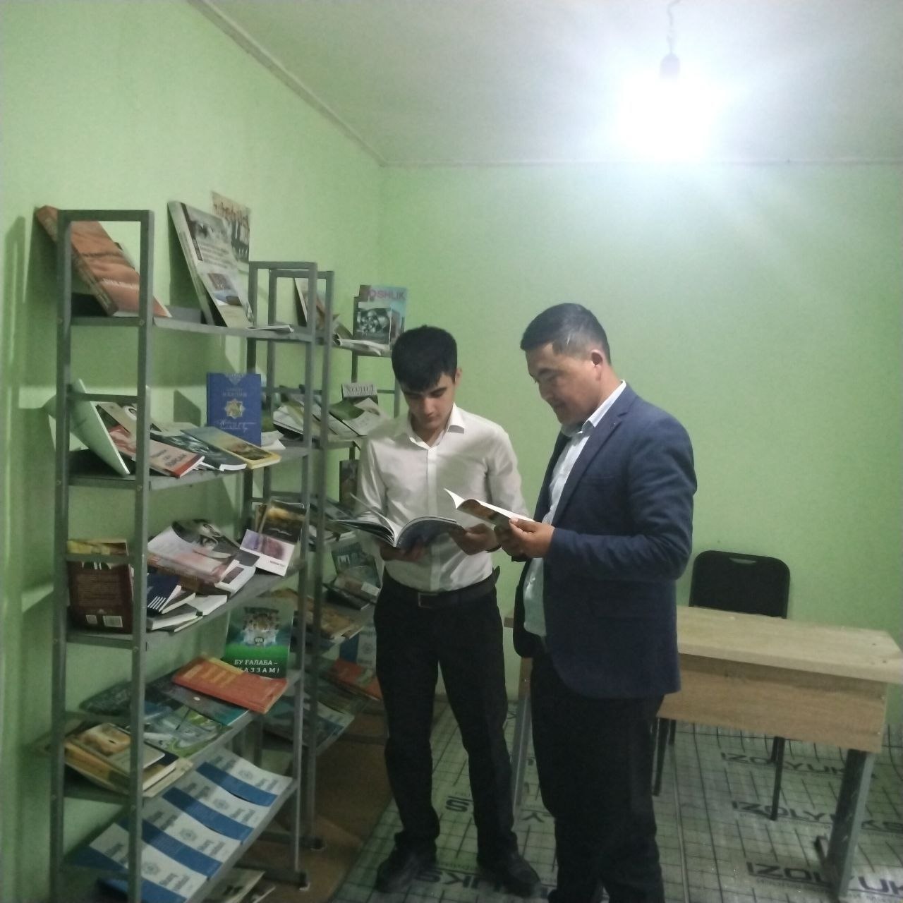 Tumanimizning tog'li hududida joylashgan "Shirvoq ota" mahallasi yoshlari kutubxonasi kitobxon yoshlar bilan gavjum!