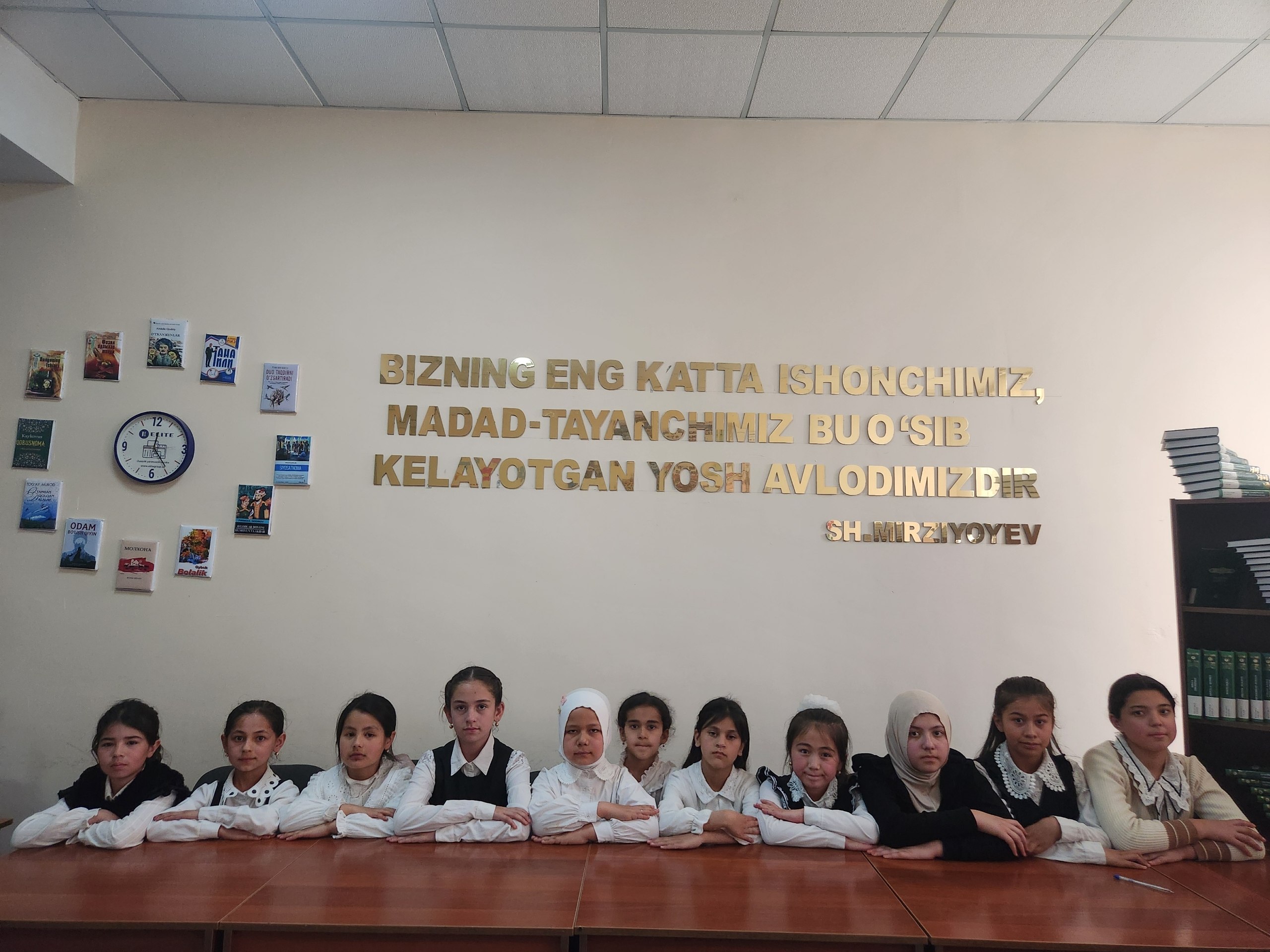 142-umumiy o‘rta ta’lim maktabi kitobxonlari o‘zlarining intellektual salohiyati va serqirra iste’dodlarini namoyish etdilar