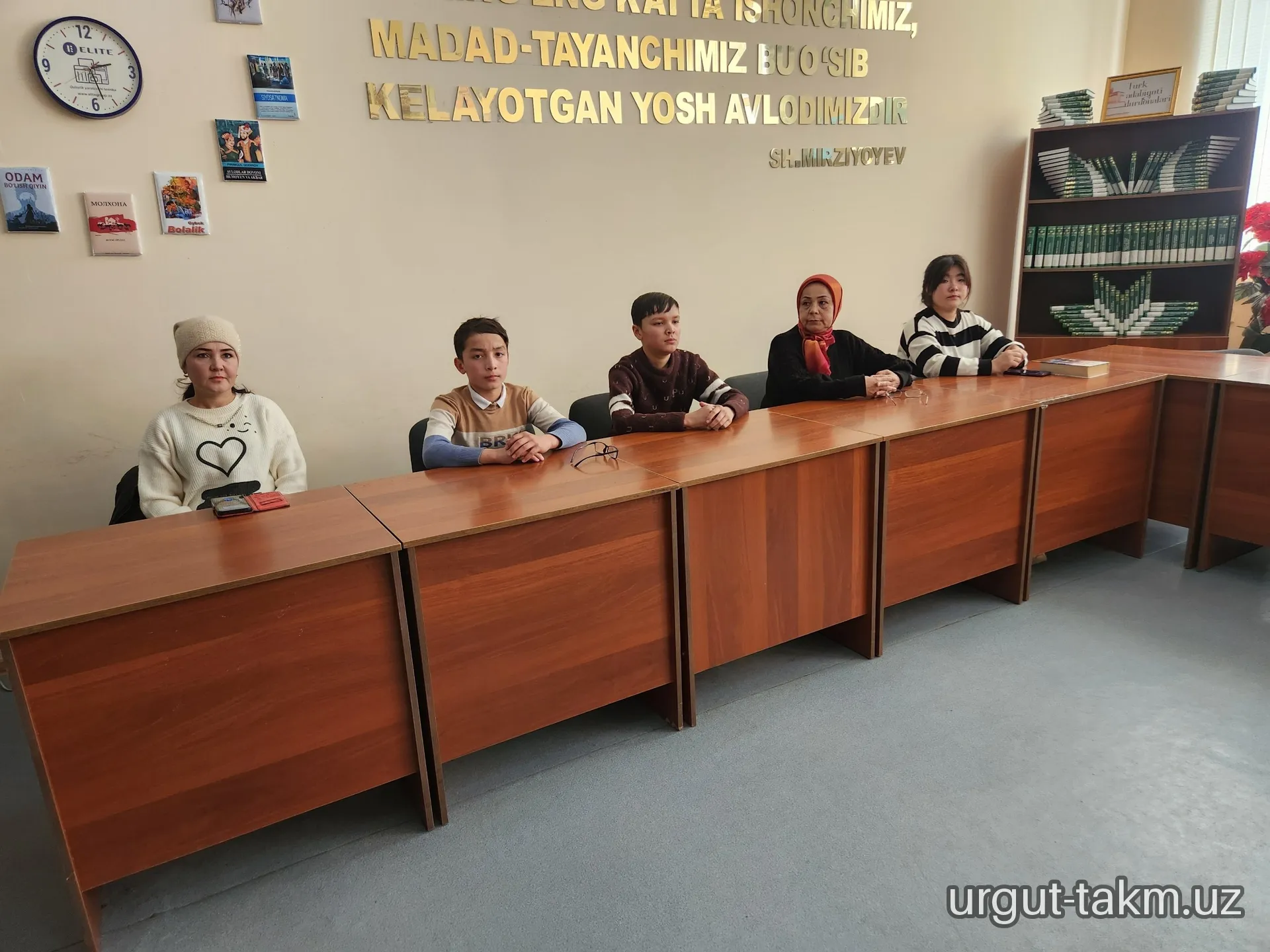 3-maktab oʻquvchilari "Zumrad va Qimmat" ertagidan parcha qo‘yishdi