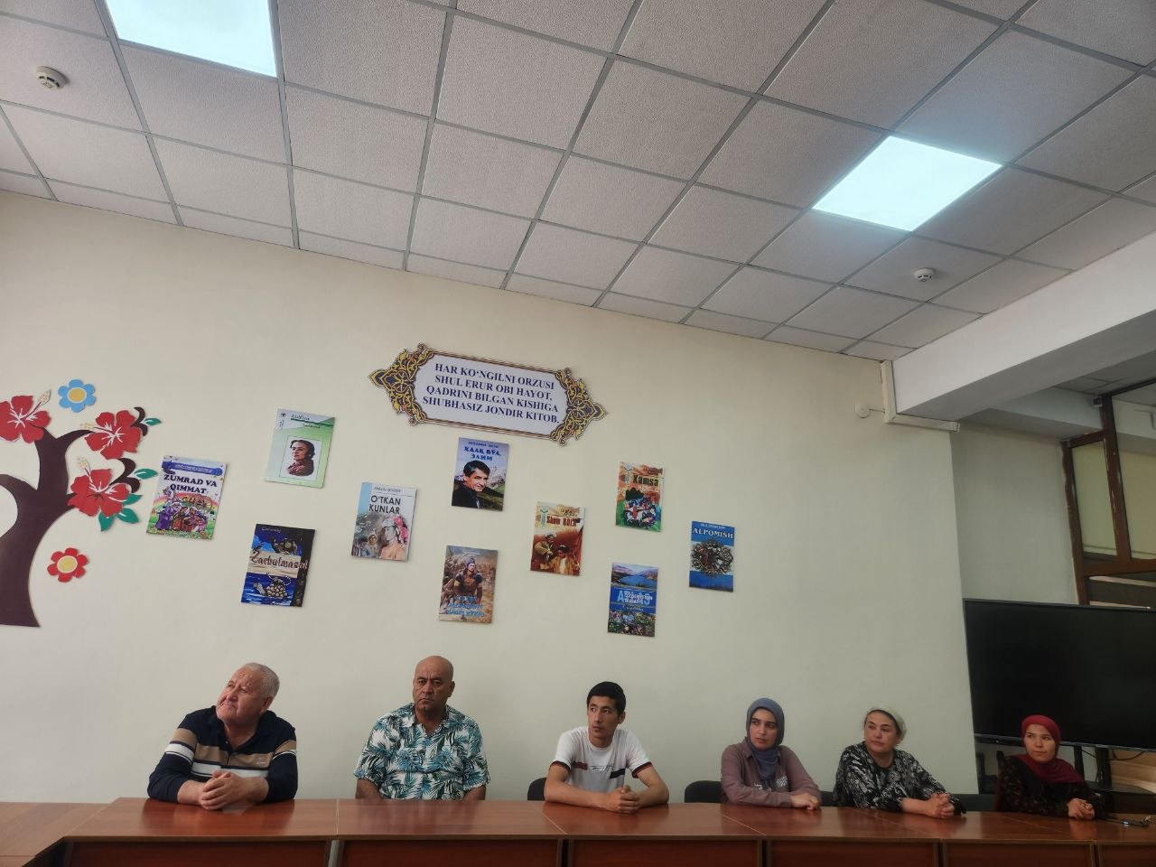 “Sog‘lom muhit – sog‘lom jamoa” mavzusida davra suhbati tashkil etildi
