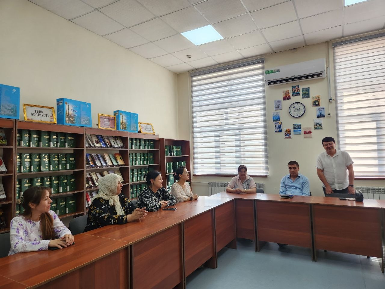 “Sog‘lom muhit – sog‘lom jamoa” mavzusida davra suhbati tashkil etildi