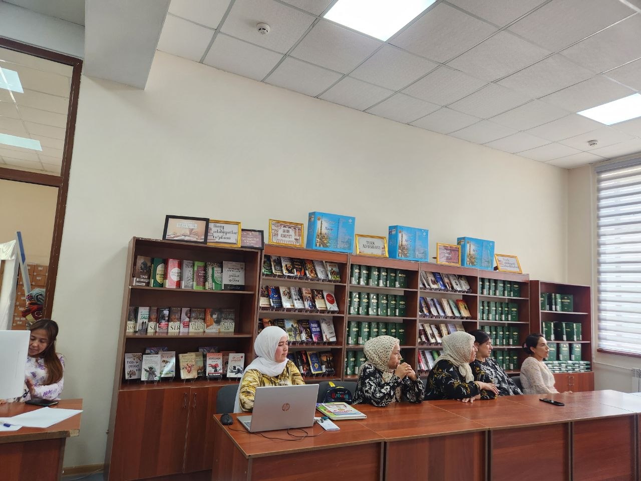 “Sog‘lom muhit – sog‘lom jamoa” mavzusida davra suhbati tashkil etildi