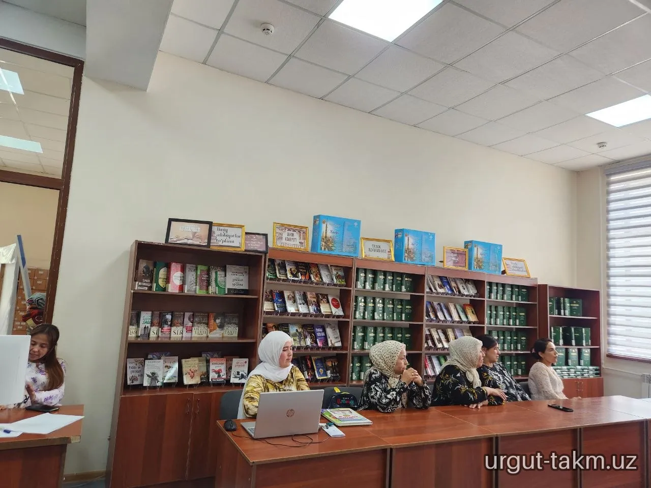 “Sog‘lom muhit – sog‘lom jamoa” mavzusida davra suhbati tashkil etildi