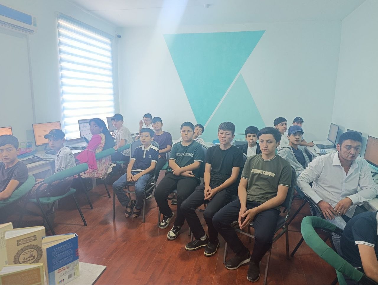 Urgutda yosh kitobxonlar bilan qizg‘in suhbat bo‘lib o‘tdi