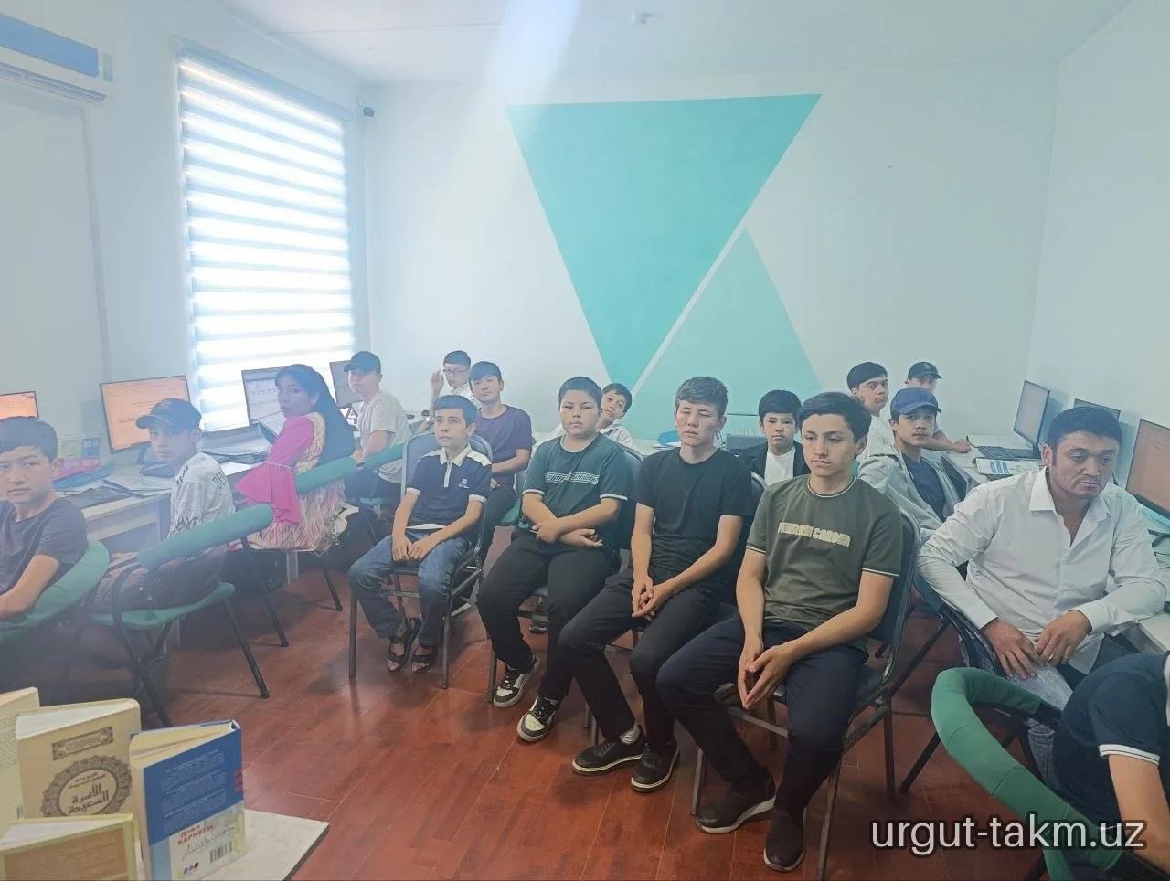 Urgutda yosh kitobxonlar bilan qizg‘in suhbat bo‘lib o‘tdi