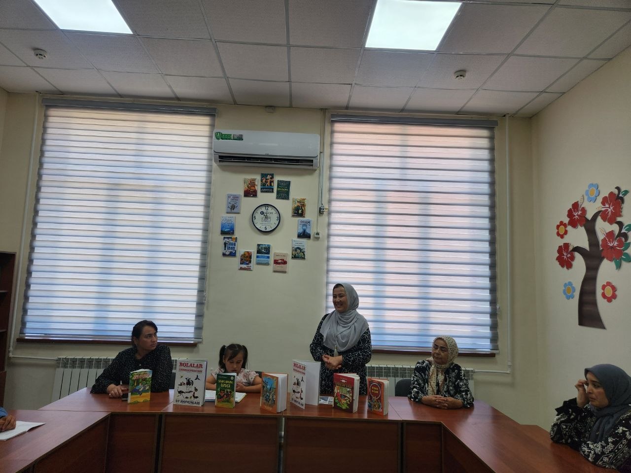 Yoshlar kuni munosabati bilan yosh avlodni ma’naviy-axloqiy jihatdan yetuk insonlar etib tarbiyalash, ularning ijtimoiy faolligini oshirish hamda kitobxonlik madaniyatini yuksaltirish maqsadida navbatdagi ma’rifiy tadbir tashkil etildi