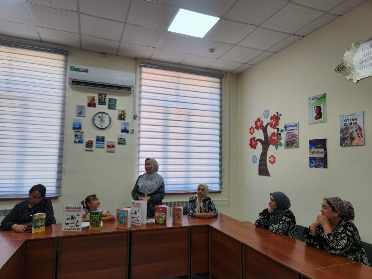Yoshlar kuni munosabati bilan yosh avlodni ma’naviy-axloqiy jihatdan yetuk insonlar etib tarbiyalash, ularning ijtimoiy faolligini oshirish hamda kitobxonlik madaniyatini yuksaltirish maqsadida navbatdagi ma’rifiy tadbir tashkil etildi