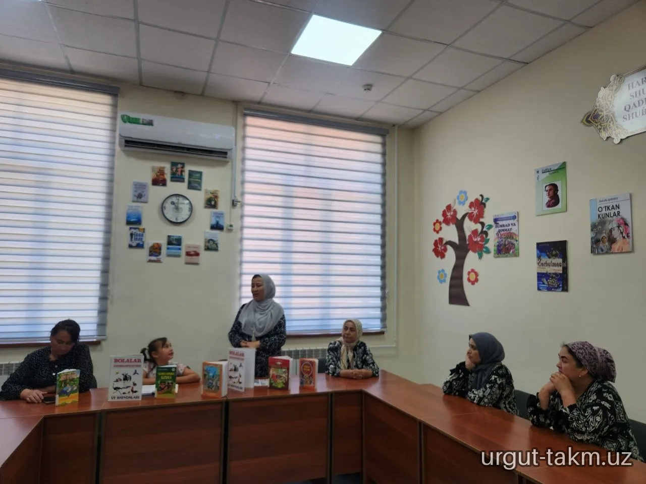 Yoshlar kuni munosabati bilan yosh avlodni ma’naviy-axloqiy jihatdan yetuk insonlar etib tarbiyalash, ularning ijtimoiy faolligini oshirish hamda kitobxonlik madaniyatini yuksaltirish maqsadida navbatdagi ma’rifiy tadbir tashkil etildi
