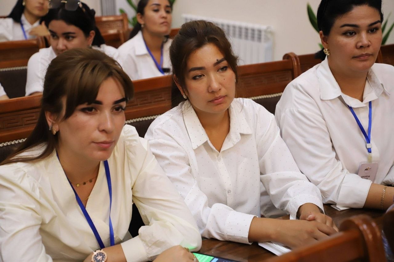 “Library Energy Club” seminar-treningi qizg‘in davom etmoqda
