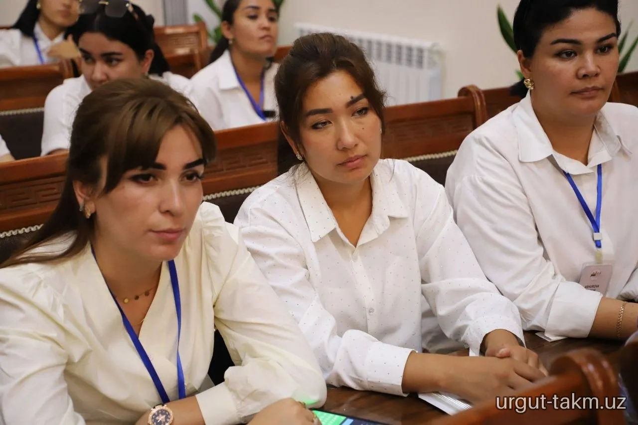 “Library Energy Club” seminar-treningi qizg‘in davom etmoqda
