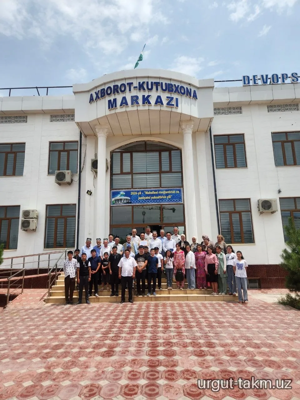 ​"Nuroniy va yoshlar" uchrashuvining eng hayajonli va fayzli qismlaridan biri — muhtaram nuroniylarimiz uchun tashkil etilgan ekskursiya jarayoni bo‘ldi